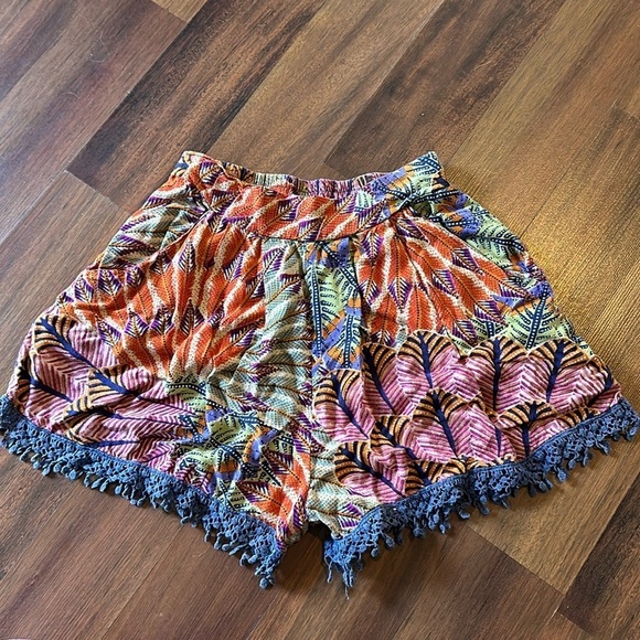 Band of Gypsies Pants - Band of Gypsies high rise shorts size XS multicolor boho fringe elastic waist